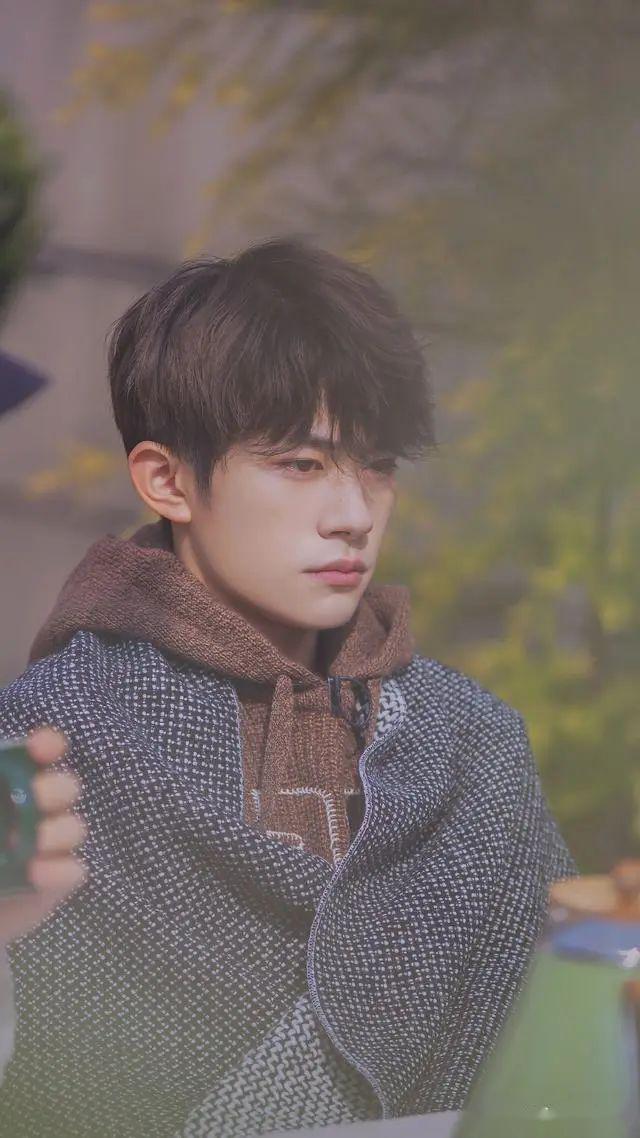 易烊千玺唱歌给妈妈 a2185eb5bf8d467096e87bc3823fd6ac.jpeg