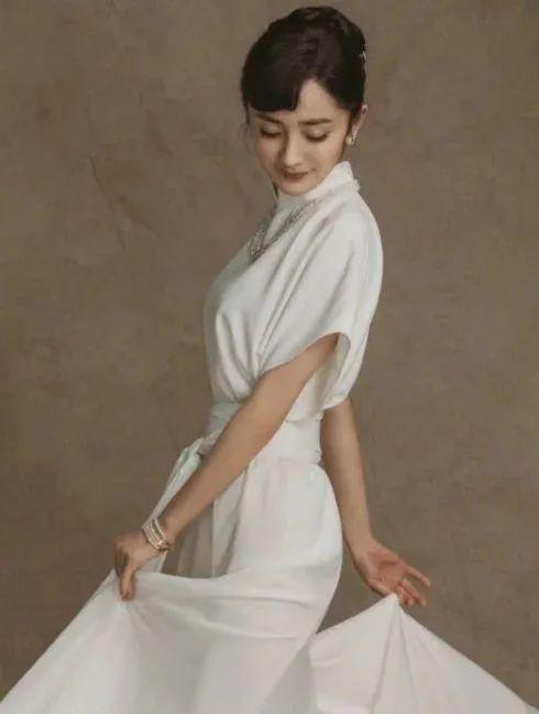 女明星民国造型:刘亦菲太温柔,赵丽颖太美艳,杨幂美得