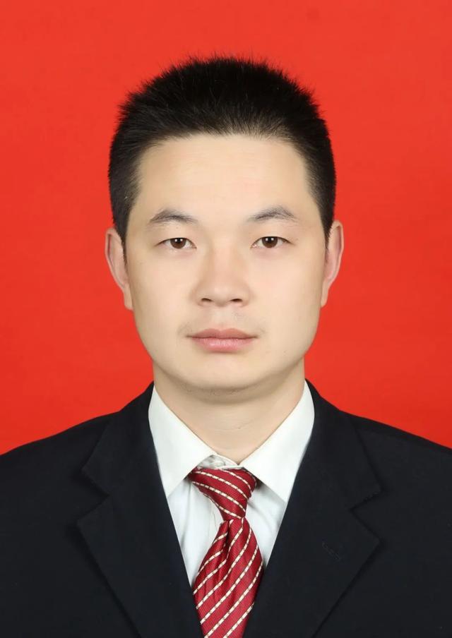 杨国虎,男,汉族,1983年6月出生,中共党员,甘肃康县人,在职大学学历