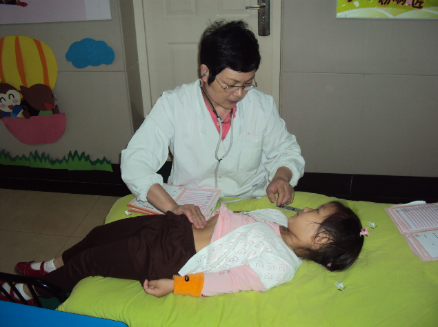『孩子』会有4点明显提示，聪明的家长一眼就辨清儿科医生：孩子有积食