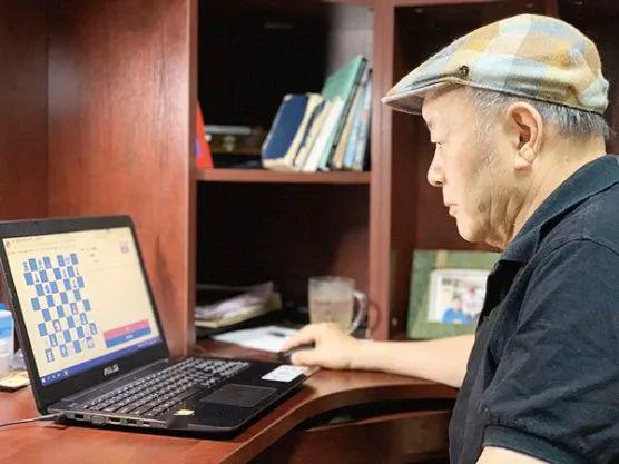 「比賽」致敬前輩! 國際象棋南北明星網(wǎng)絡賽林峰陳德精彩開篇，