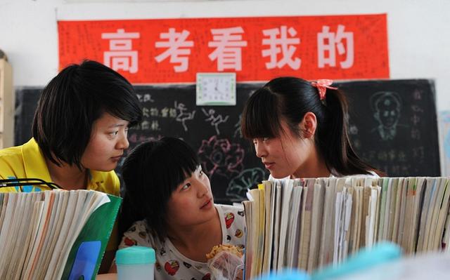 原创教育部发布重磅通知，高考延期一个月，高三考生：真是“及时雨”