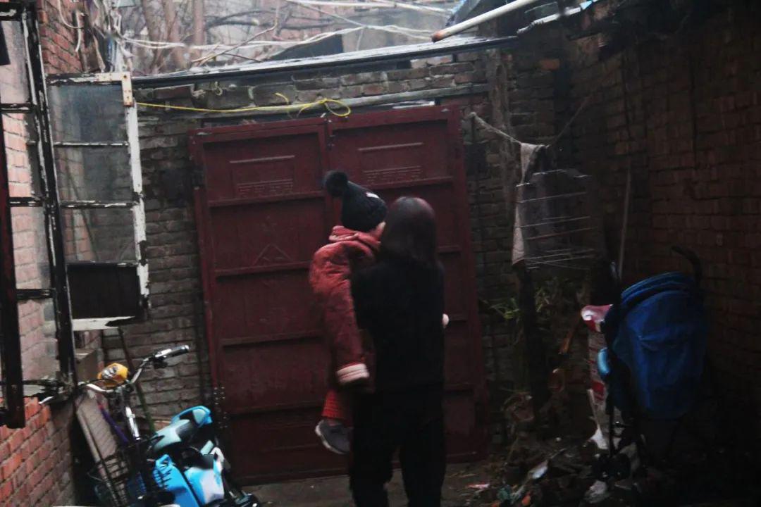 [夫妻]三岁女孩患上罕见病 90后夫妻两千块卖掉婚戒筹药费