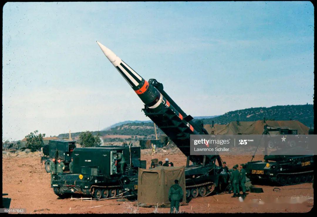 冷战时期全球部署的必杀武器:正在进行测试的美军"潘兴"i导弹