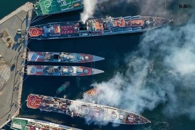 俄海军20艘战舰倾巢而出，美专家：不足为惧！果