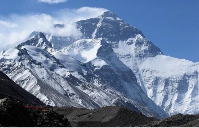 她是珠峰上有名的睡美人,有一只泰迪熊陪伴,临终前说不要丢下我