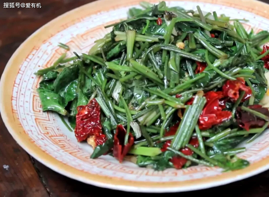 清明前后有一种野菜,形状像鸭掌,人称"鸭脚板",你吃过