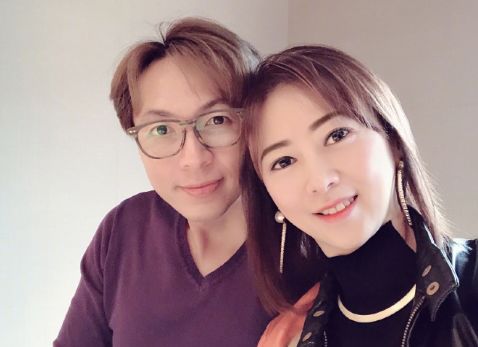翁虹为老公庆生，下厨做大餐爱意满满，两人亲