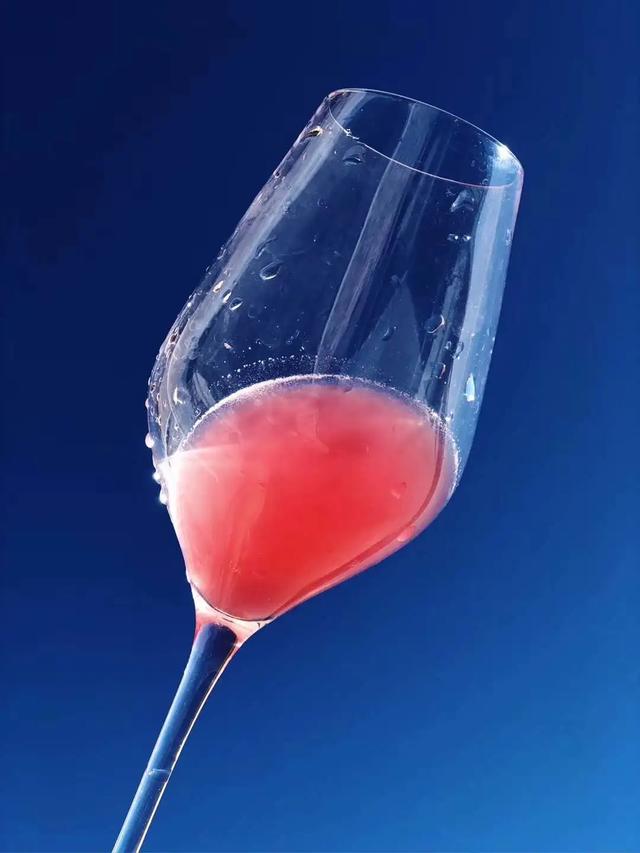 发酵中的桃红葡萄酒