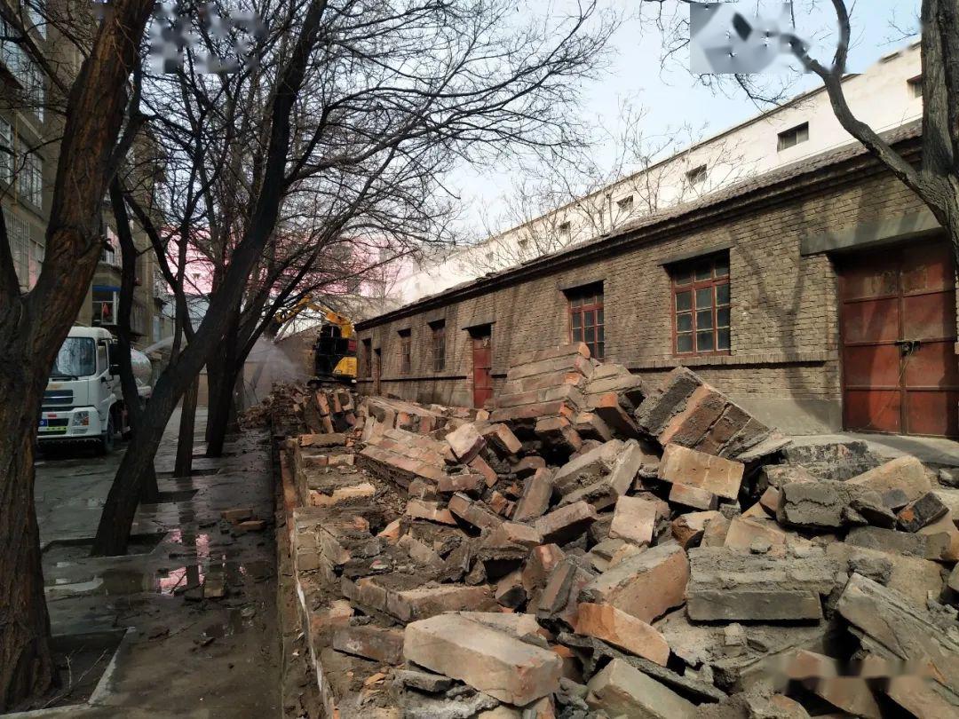 【环境】市政府机关家属楼内废弃危旧房屋被依法拆除