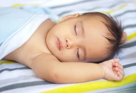 「宝宝」宝宝睡觉出汗是因为缺钙？真正的原因是这个！