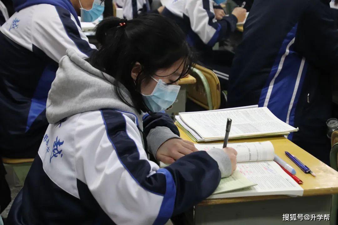 「进行了」直击现场！成都郫都区高三年级开学第一天