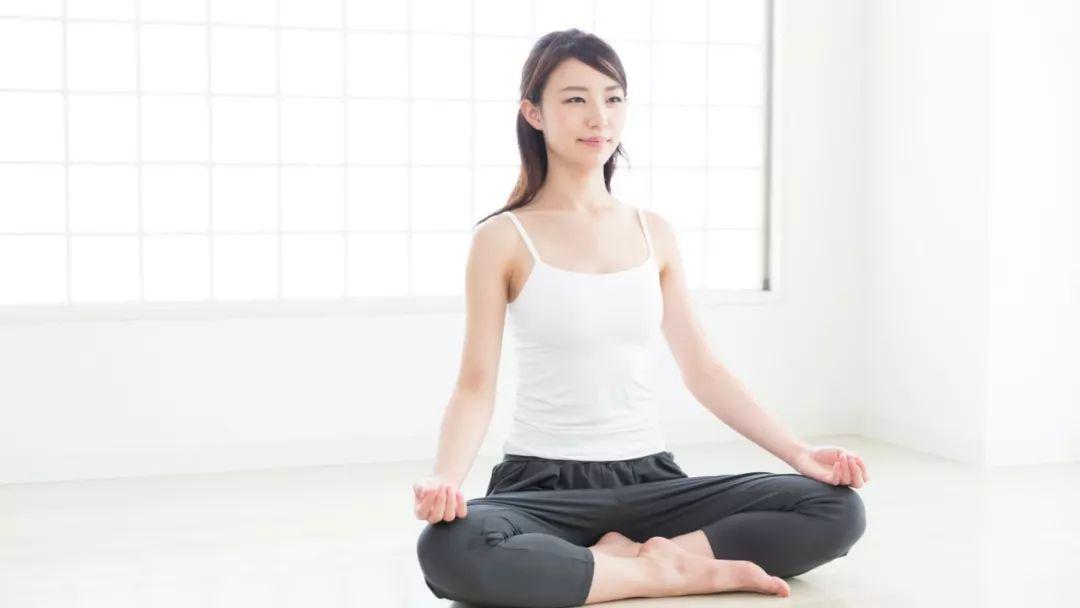 原来瑜伽还可以这样懒着练太舒服了