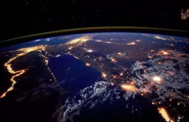 中国航天员从太空带回来的视频和照片,在太空看地球,原来如此惊艳!