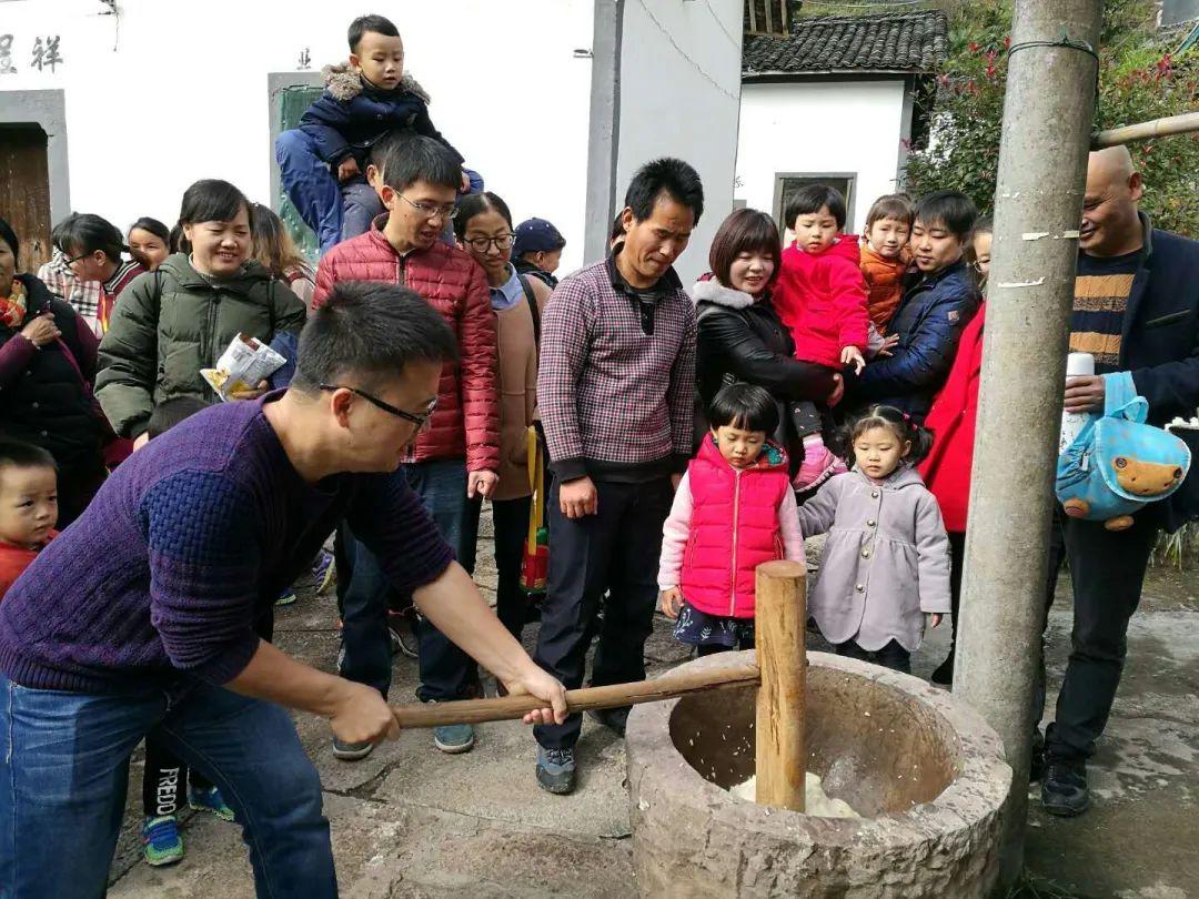 做清明粿烤竹筒饭打麻糍和小动物零距离接触和我们一起遇见最难忘的