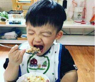 孩子■春季做到3点，娃能身体好少生病孩子睡觉老蹬被子？是脾火大