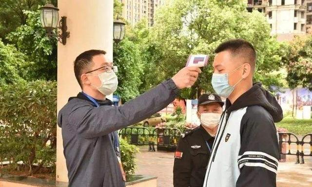 「高考」但这一省份却临时“变卦”，家长干着急多个省学子如期返回校园