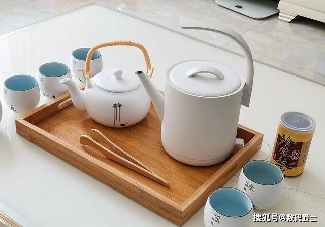 泡茶用什么水壶最好 007b8c9bbff04af698caf45b8430e266.jpeg