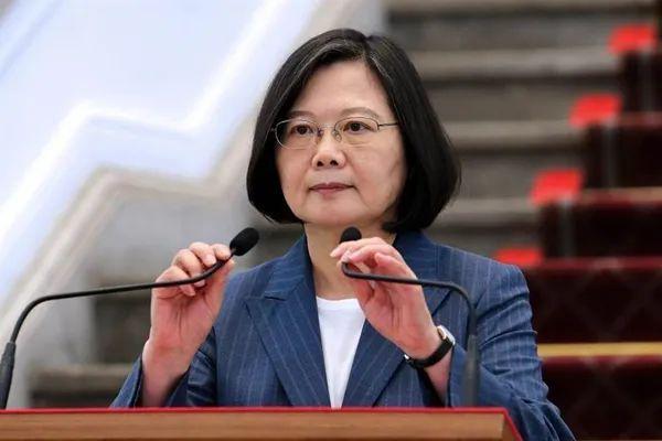 一片都不给大陆的蔡英文给欧美捐1000万只口罩，