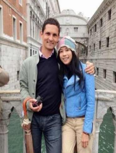 41岁嫁初恋不生孩子，给美腿投保三千万，48岁被