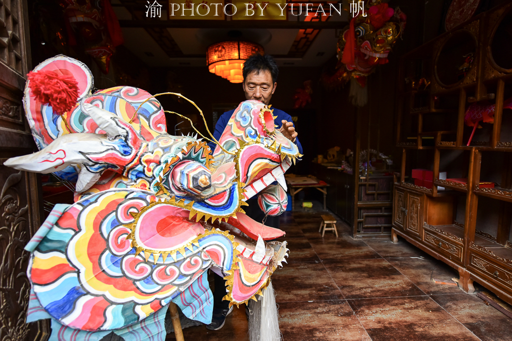 走进中国第四大古城，了解中华第一龙的扎龙人，舞龙虽美扎龙不易