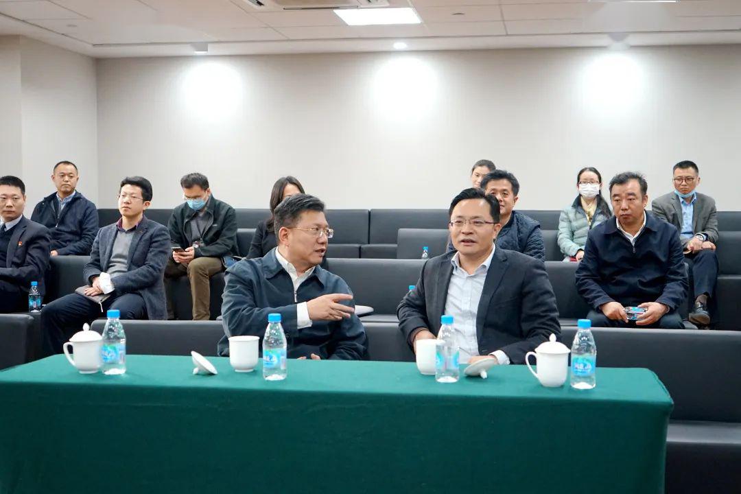 进行了探讨对园区"一网通办"系统以及机构设置邢文龙与吴宏韩新表示