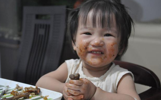 【孩子】让娃脾虚又积食，3种食物家长别喂了带娃“神器”变“凶器”