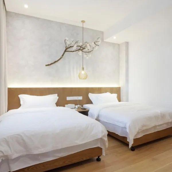 免费服务区住宿 6faeb8ffeb5a4220b05d1115c504c9de.jpeg