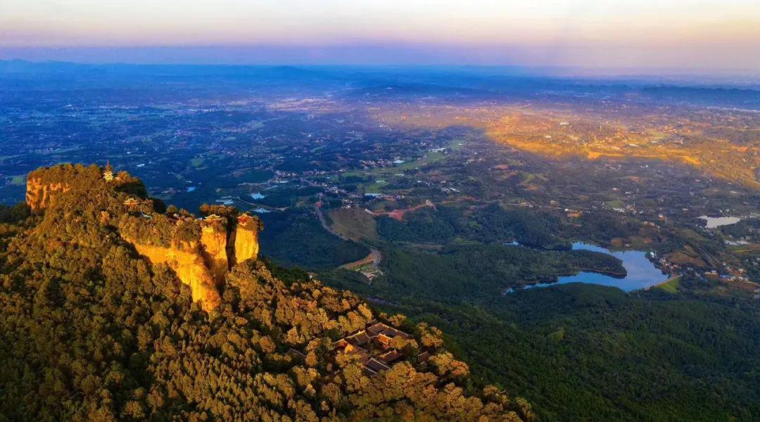 四川112家景区4月免票,江油窦圌山景区在列!约不约?