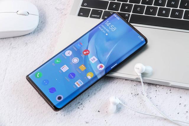 瀑布屏+新配色的超高颜值,上手NEX 3S才真正了解它的美