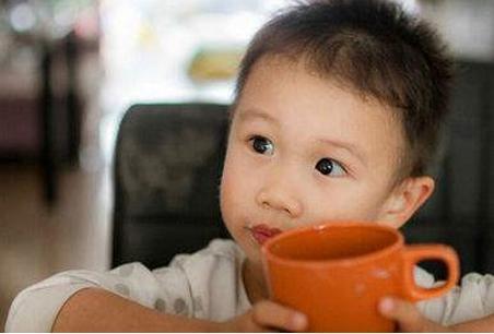 「脾胃」孩子过年吃垮的脾胃，现在养回来儿科医生：春天是“还债”季