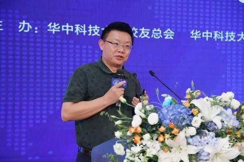 世界首富是谁排名_世界首富刚办完离婚手续,她就按奈不住了!(2)