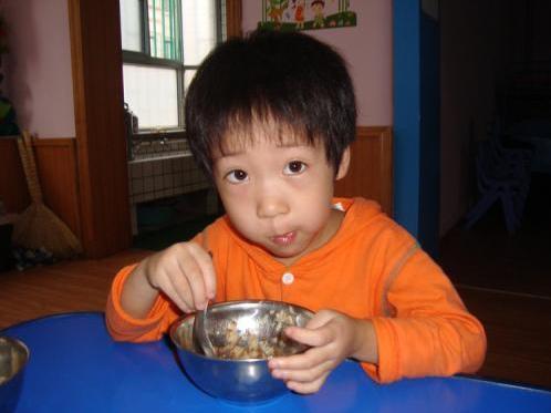 「脾胃」孩子过年吃垮的脾胃，现在养回来儿科医生：春天是“还债”季