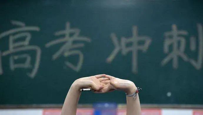 怎么样才能做到话不多 d41f16d6b4724e9ea6c7a35ec721d431.jpeg