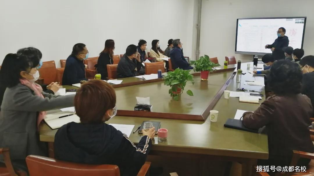 新格林学校复课后师生戴口罩,小班上课,食堂送餐一人一具!