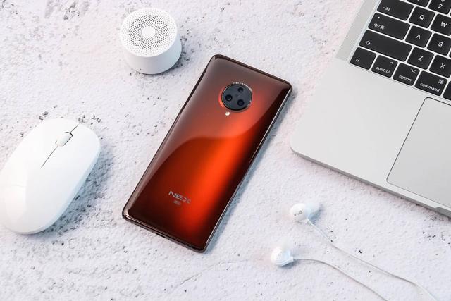 瀑布屏+新配色的超高颜值,上手NEX 3S才真正了解它的美