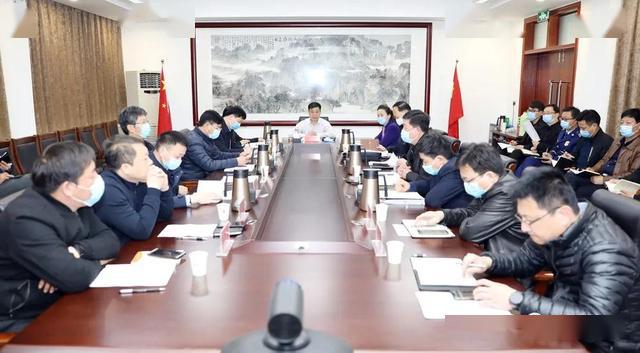 县领导李培华,李美玲,王欢欢出席会议.