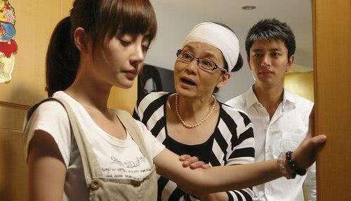 知情人曝李小璐将走接地气人设，希望能接到婆