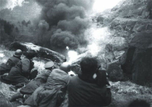 80年代悍匪案：2士兵杀人夺枪，1500余人围剿击毙