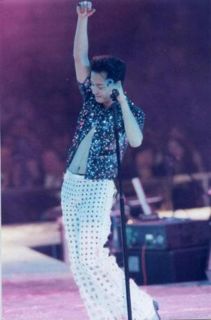 饭圈女孩阿中 66b74f70a4534719951e39f999e63e1c.png