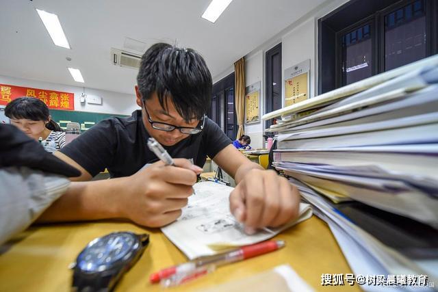 「时间」才发现6月高考与7月高考区别好大涨知识！高考延迟1个月后