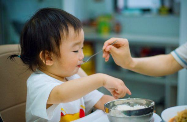 【脾胃】经常喝2种粥，孩子脾胃好，发育好儿童营养师：家长带娃