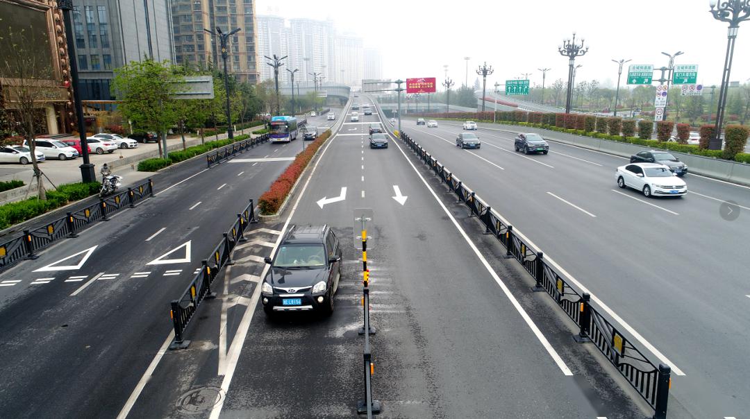 洛河以南王城大道快速路通车以来,不少市民建言对太康路口进行微调.