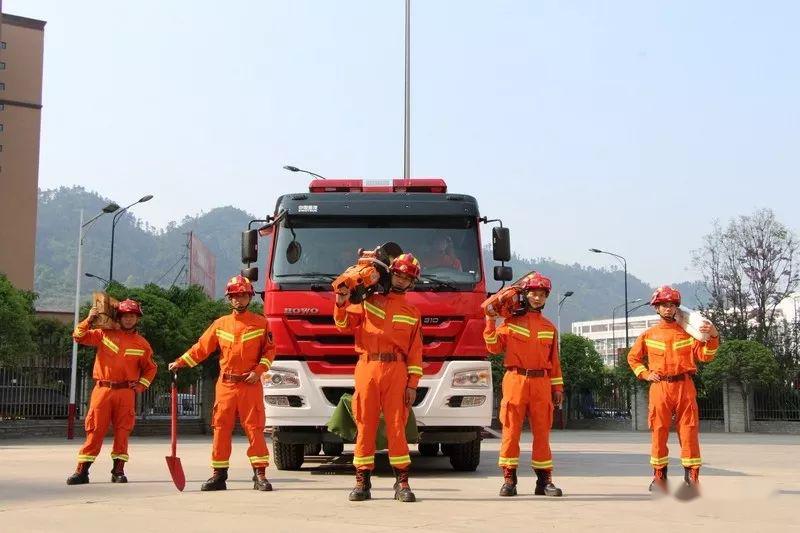 初中以上可报!宜宾这个地方要招15名消防员!买六险一金,工资