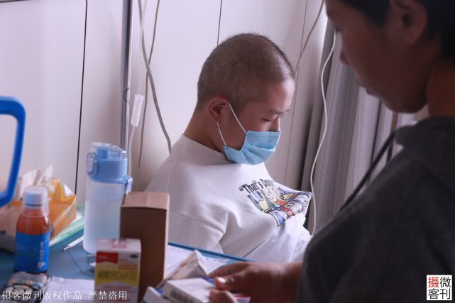 「黄振林」不让妈妈伤心13岁白血病少年腰穿剧疼不落泪：我要忍着不哭