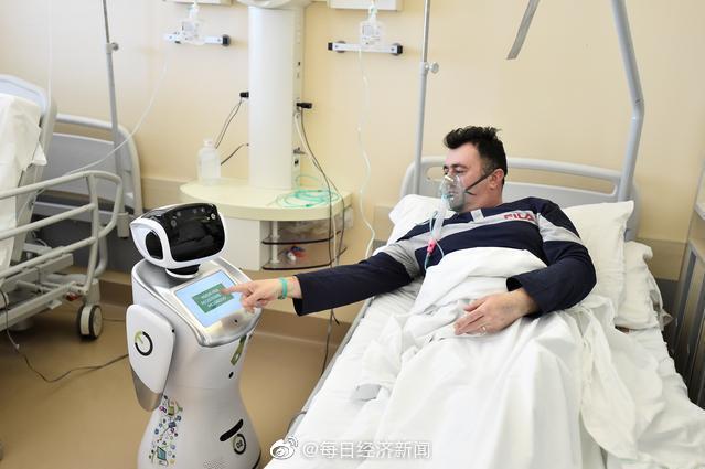 意大利医院启用机器人护士照顾新冠患者