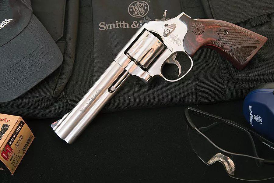枪械库:"史密斯威森"美国家庭最受欢迎的自卫武器(手枪图集)