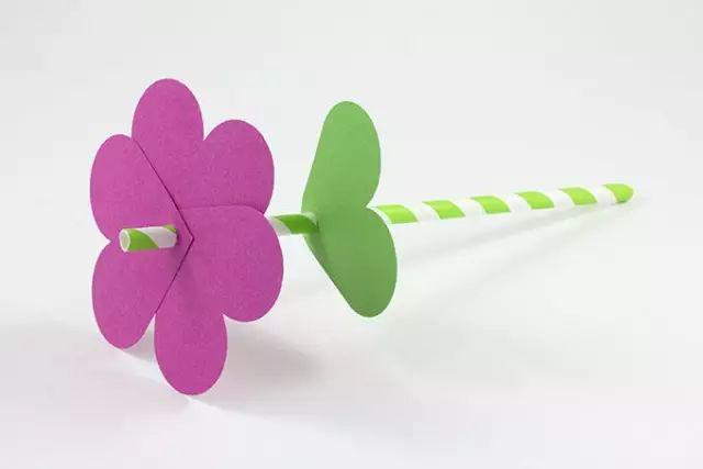 怎么用彩带做简单的花