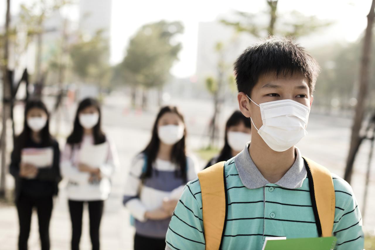 「疫情」这届大学生的2020：延毕、网课与消失的春招