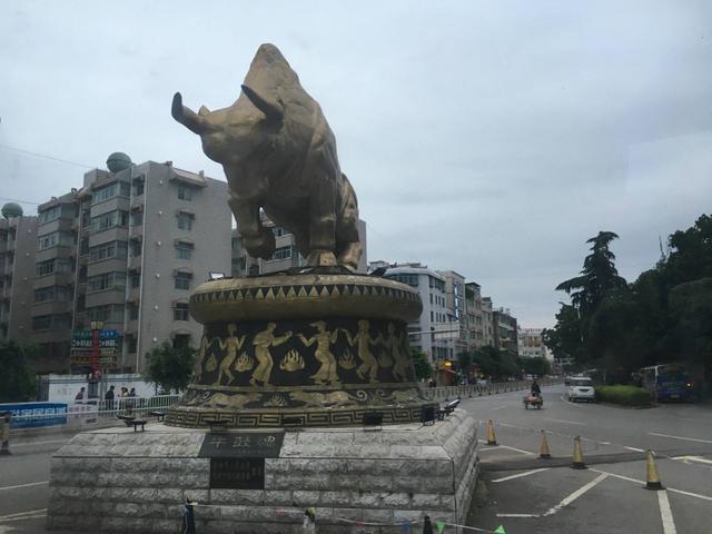 2020年广安GDP_重庆一广安高铁规划图(3)